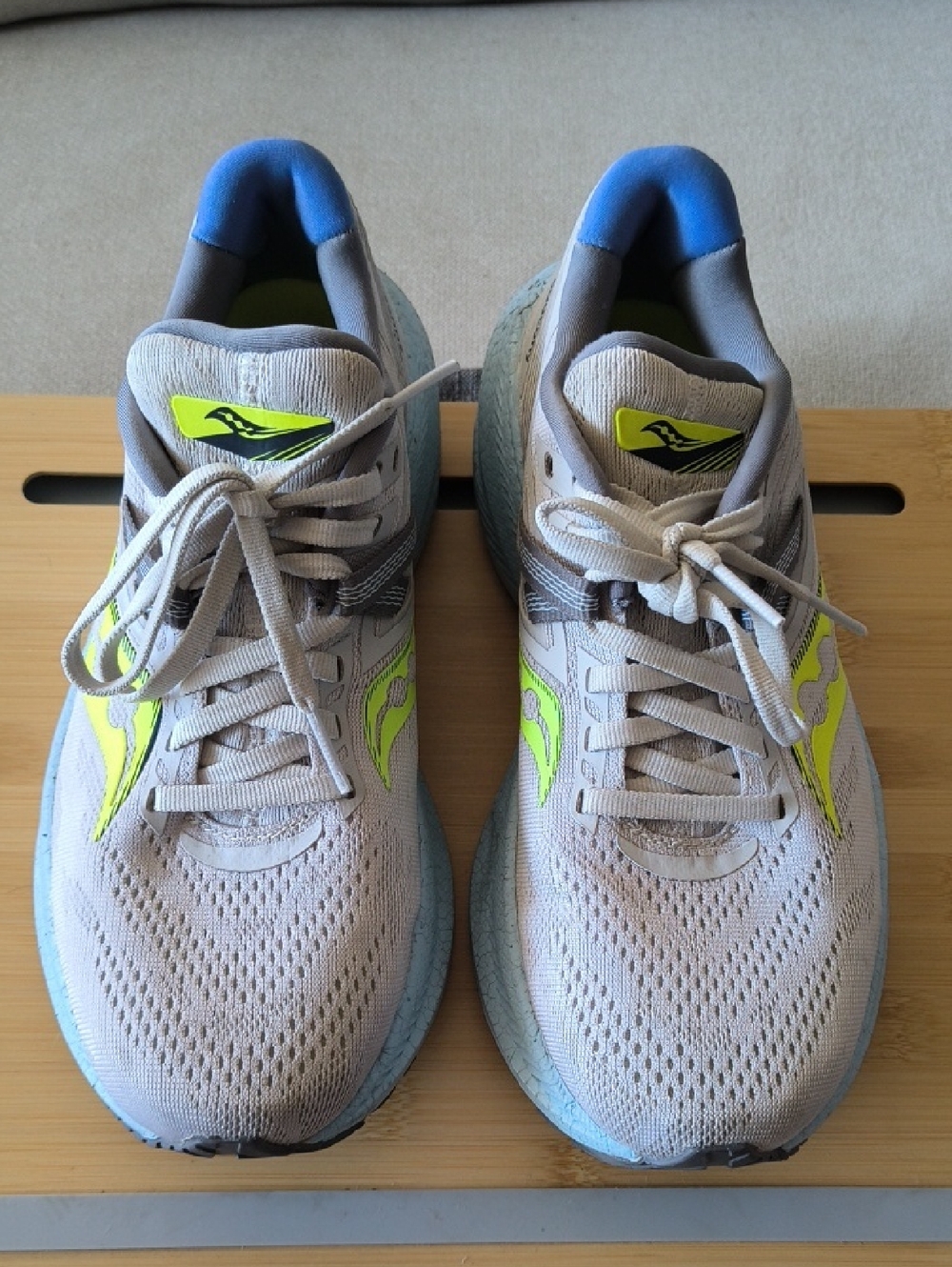 Saucony Triumph 20 Women's Running Shoes - Grey/Neon/Blue - Size 7